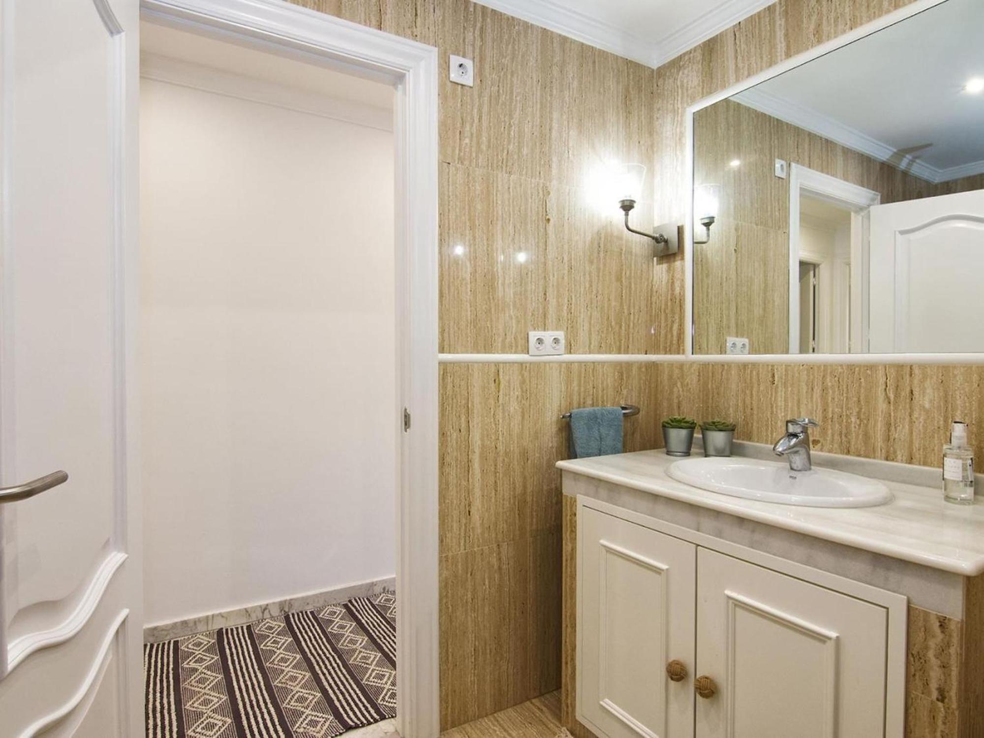 Glow And Elegant Apartment In Granada Center Free Parking Zewnętrze zdjęcie